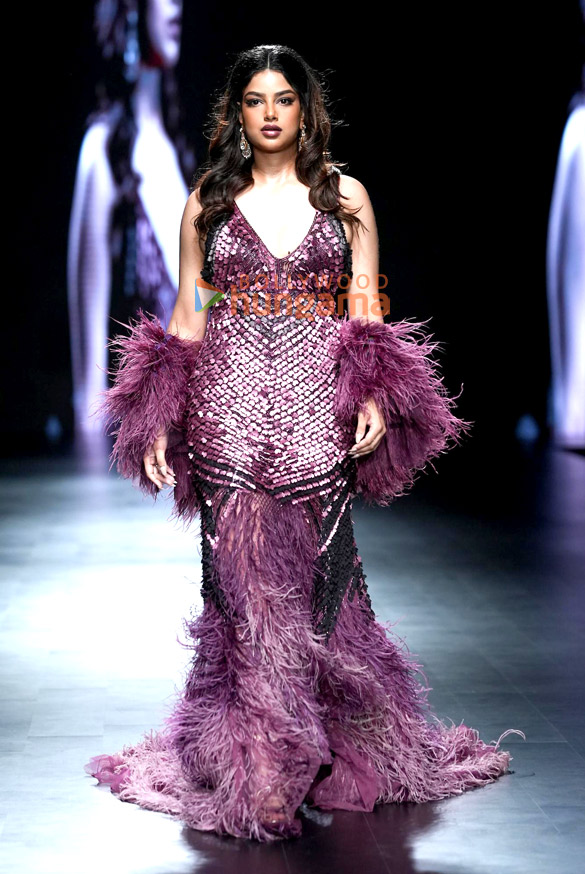 photos disha patani harnaaz sandhu and others snapped at the lakme fashion week 2023 2