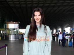 Photos: Giorgia Andriani, Shriya Saran and Mandira Bedi snapped at the airport