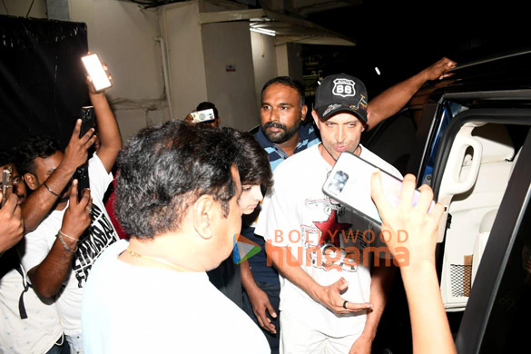 Photos: Hrithik Roshan snapped at PVR, Juhu Photos: Hrithik Roshan snapped at PVR, Juhu