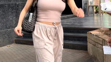 Photos: Janhvi Kapoor snapped in Santacruz