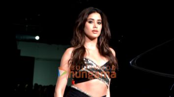 Photos: Janhvi Kapoor walks the ramp at the Lakme Fashion Week 2023
