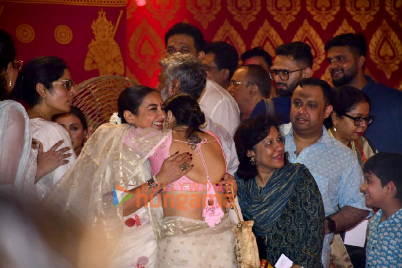 photos kajol rani mukerji tanishaa mukerji and others at durga puja celebrations in juhu 14