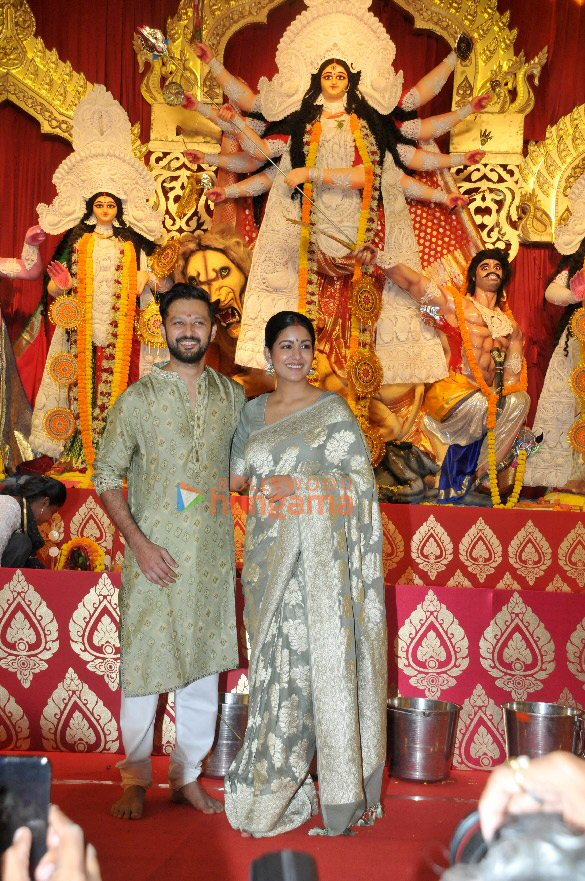 photos kajol rani mukerji tanishaa mukerji and others at durga puja celebrations in juhu 4