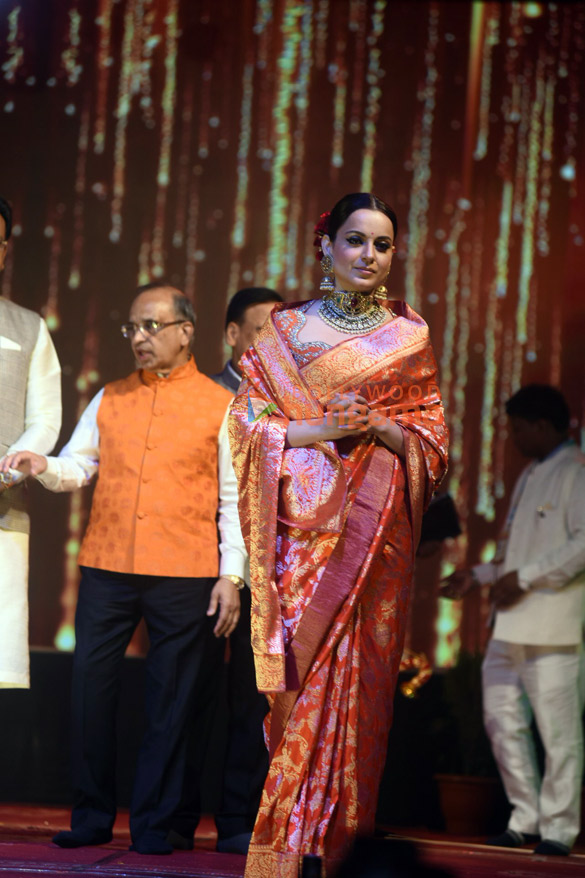 photos kangana ranaut snapped at delhis lav kush ramlila event 2