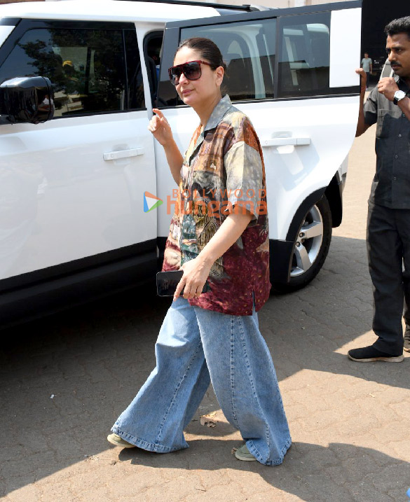 photos kareena kapoor khan snapped in bandra 2 21