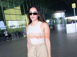 Photos: Kiara Advani, Kritika Kamra, Shriya Saran and others snapped at the airport