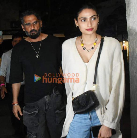 photos kriti sanon suniel shetty and athiya shetty snapped at los cavos in bandra 66 2