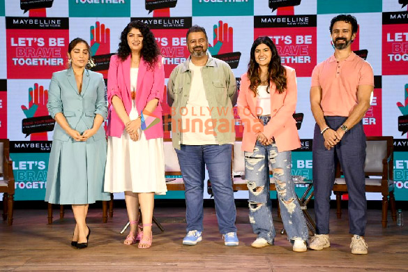 Photos: Kusha Kapila, Anshula Kapoor, Ananya Birla snapped outside National College, Bandra Photos: Kusha Kapila, Anshula Kapoor, Ananya Birla snapped outside National College, Bandra
