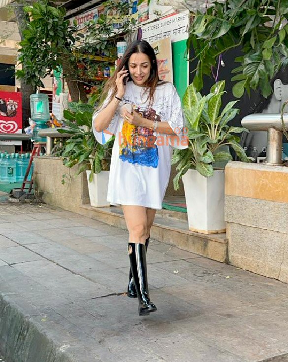 photos malaika arora snapped outside a salon 3