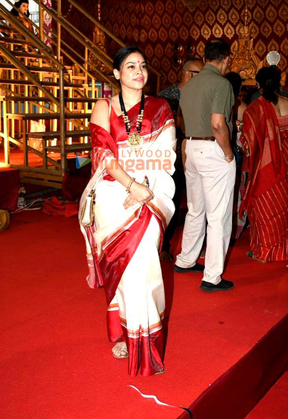 photos monalisa and ashoke pandit snapped at a durga puja pandal 5 1