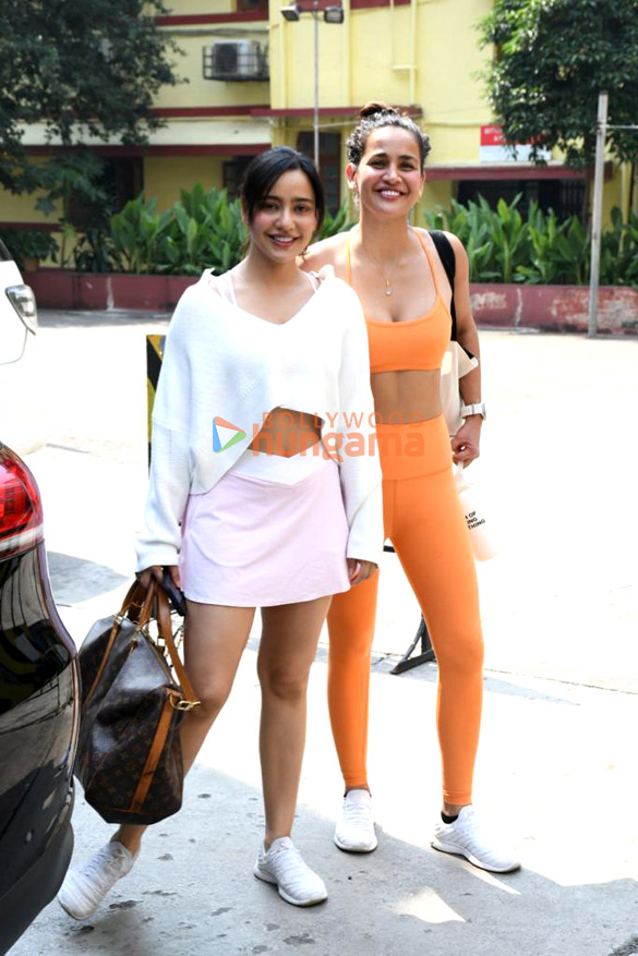 photos neha sharma and aisha sharma snapped in bandra 2 5