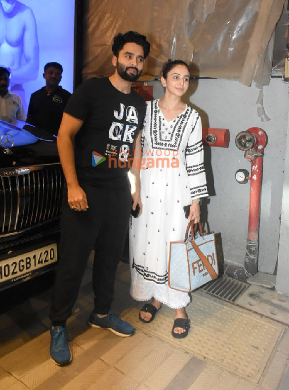 photos rakul preet singh and jackky bhagnani snapped in bandra 1 2