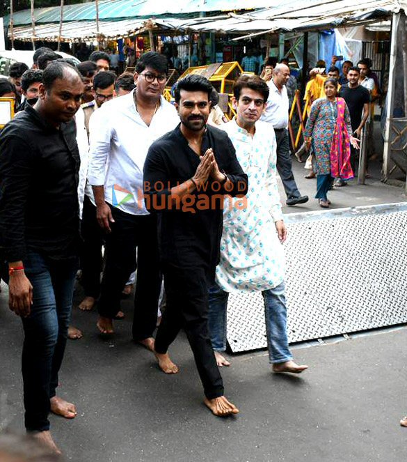 photos ram charan snapped at siddhivinayak temple in mumbai 2