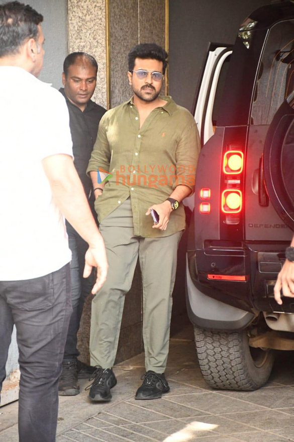 photos ram charan spotted in bandra 3