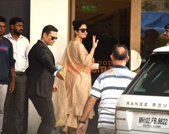 photos ranbir kapoor alia bhatt katrina kaif and others snapped at kalina airport 4