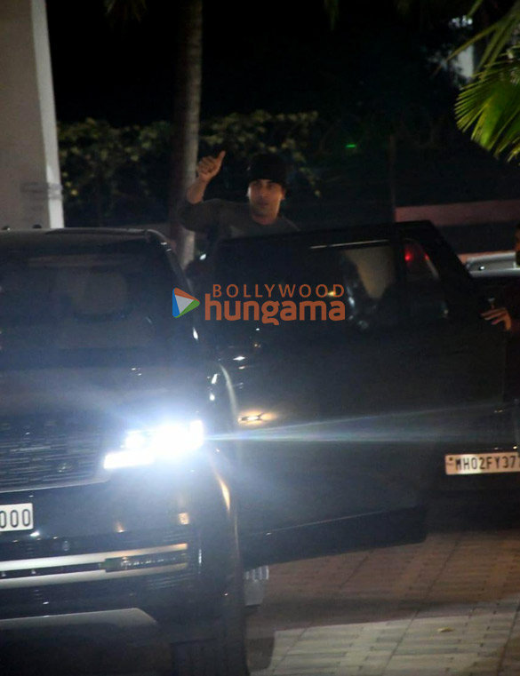 photos ranbir kapoor snapped at t series office 4