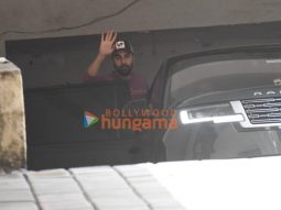 Photos: Ranbir Kapoor snapped at a clinic in Bandra