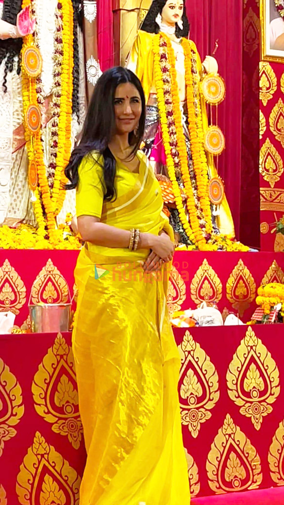 photos rani mukerji kajol and others snapped at a durga puja pandal 007 1