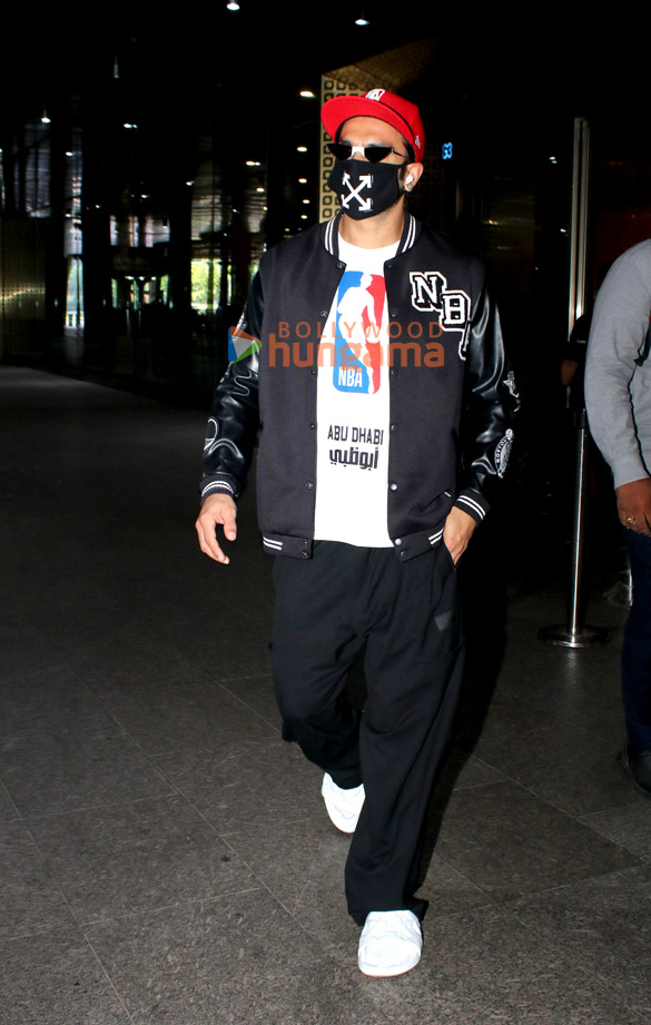 photos ranveer singh sidharth malhotra and bhumi pednekar snapped at the airport 1