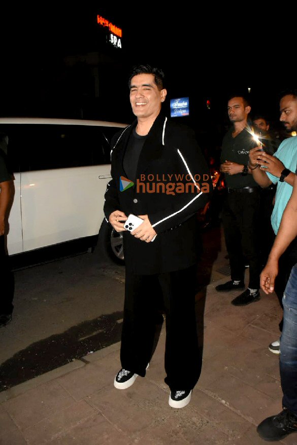 photos shah rukh khan deepika padukone karan johar and others snapped at los cavos in khar 11