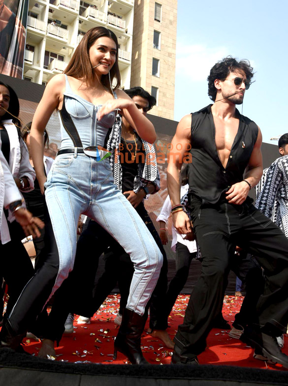Photos: Tiger Shroff and Kriti Sanon snapped during Ganapath – A Hero Is Born promotions