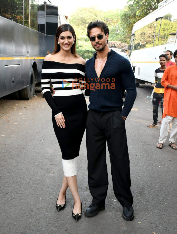 photos tiger shroff and kriti sanon snapped promoting ganapath a hero is born on the sets of bigg boss 17 2