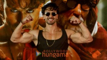 Photos: Tiger Shroff snapped at the action promo release at a fan event of Ganapath