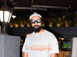 Photos: Vicky Kaushal snapped at Hakim’s Aalim salon in Khar