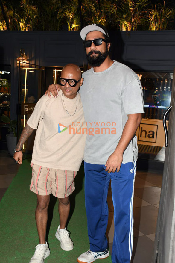 photos vicky kaushal snapped at hakims aalim salon in khar 3