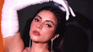 Raising the bars with her hotness! Shama Sikander