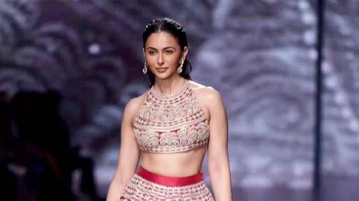 Rakul Preet Singh looks effortlessly beautiful in a red lehenga