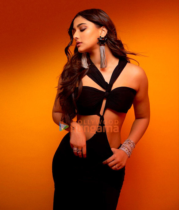 saiee manjrekar 2 30