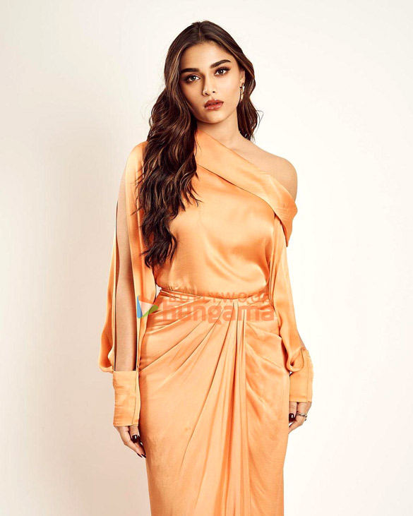 saiee manjrekar 3 31