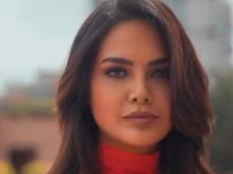 Uff! Too much hotness in a frame, Esha Gupta