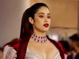 Janhvi Kapoor knows how to slay the ramp walk with utmost ease!