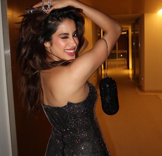 Janhvi Kapoor shines brighter than the rest at Jio World Plaza opening in her shimmery body-con gown