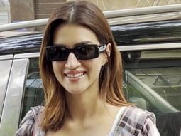 Kriti Sanon rocks the casual look as she gets clicked by paps