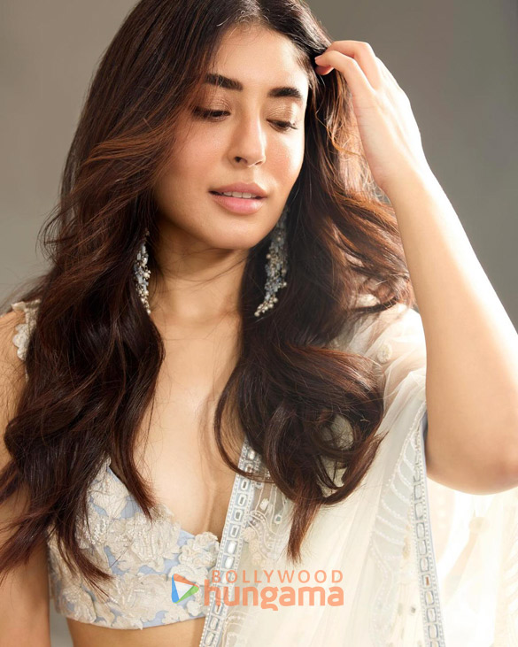 kritika kamra 1 29