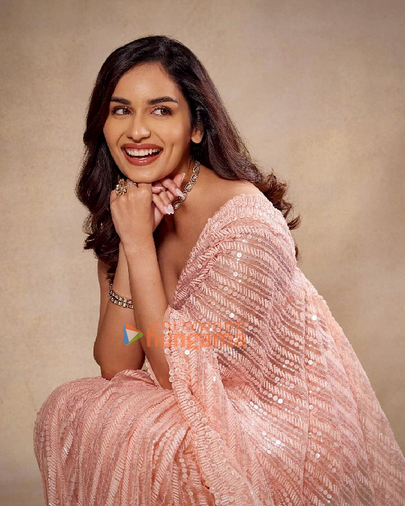 manushi chhillar 1 129