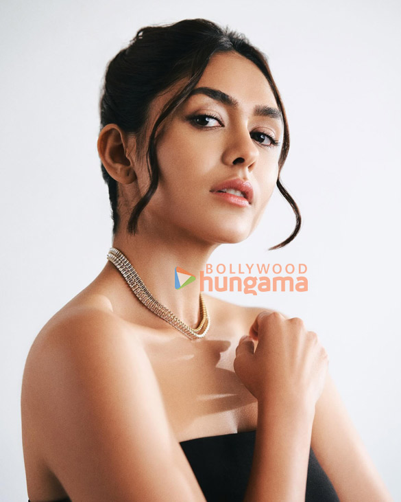 mrunal thakur 4 68