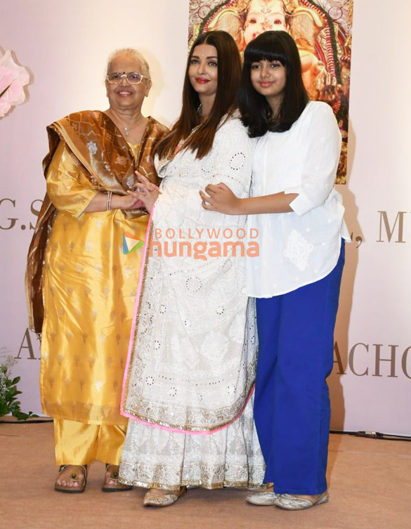 Photos: Aishwarya Rai Bachchan snapped at A La Mode Banquets in Juhu on her birthday Photos: Aishwarya Rai Bachchan snapped at A La Mode Banquets in Juhu on her birthday