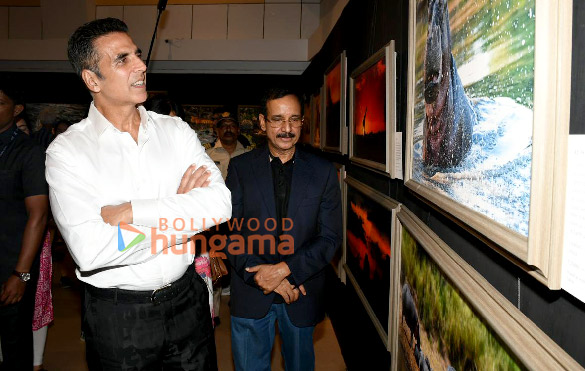 photos akshay kumar graces wildlife photography exhibition heartbeats at the jehangir art gallery in mumbai 5