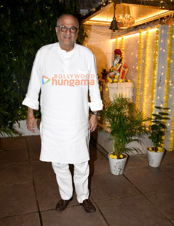 photos boney kapoor attends laxmi puja at his office 3