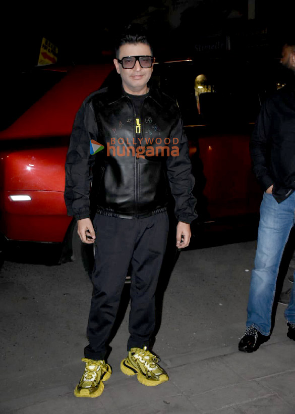 photos celebs attend kartik aaryans birthday party in bandra1 2