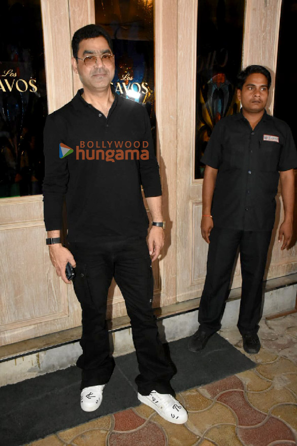 photos celebs attend kartik aaryans birthday party in bandra1 20