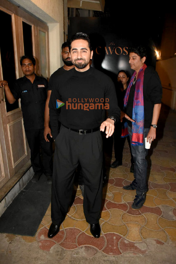 photos celebs attend kartik aaryans birthday party in bandra1 7