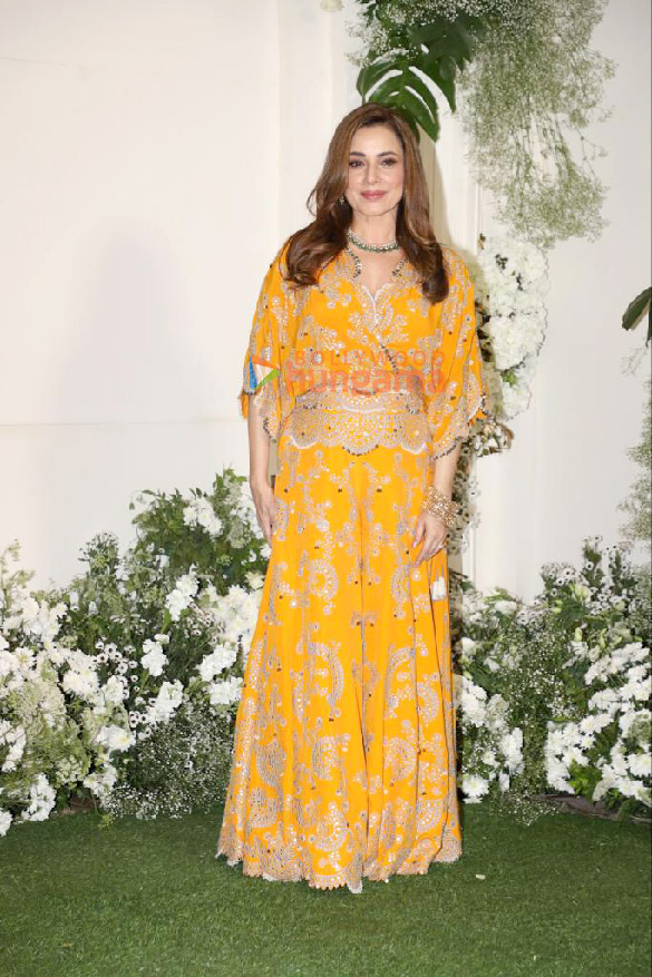 photos celebs attend manish malhotras diwali bash 18