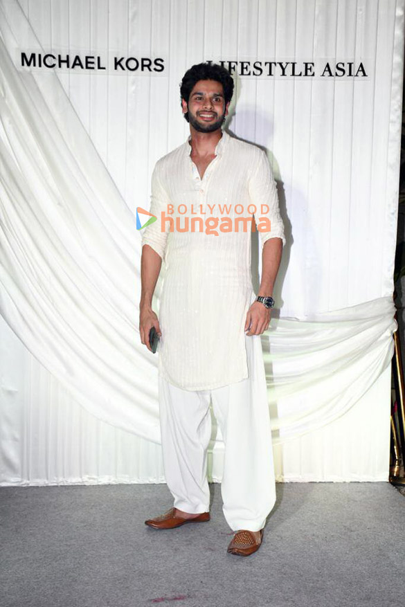 photos celebs snapped at lifestyle asia diwali bash 11