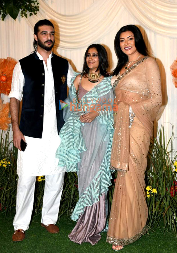 photos celebs snapped at shilpa shettys diwali party 20