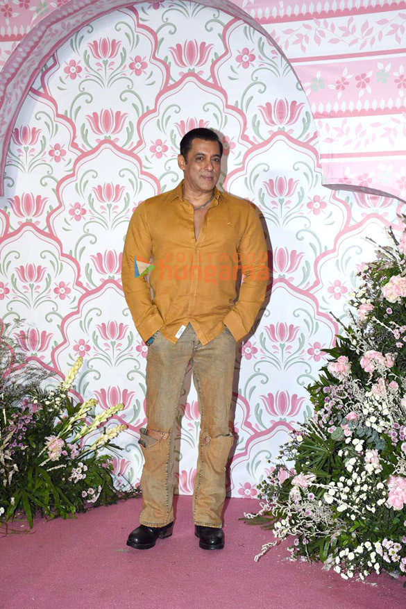 Photos Celebs snapped attending Ramesh S Taurani’s Diwali bash Photos Celebs snapped attending Ramesh S Taurani’s Diwali bash